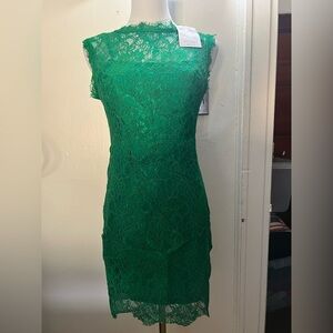 NWT Elegant Green Lace Dress Prom Wedding Party Size M but fit a Xs or S